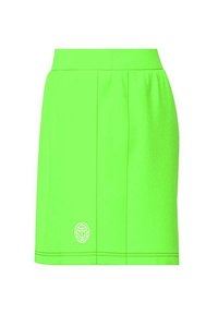 Falda corta verde neón con una textura suave, que presenta una cintura plana, pliegues y un pequeño logotipo blanco en la esquina inferior izquierda.