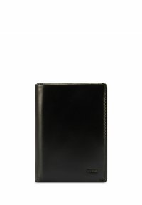 Czarny skórzany portfel o gładkiej fakturze, z dwukrotnym złożeniem i wytłoczonym logo w prawym dolnym rogu. Prosty i funkcjonalny wygląd.