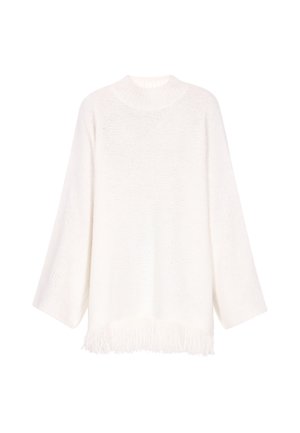 Pulover alb din tricot cu guler înalt, mâneci largi și țesătură texturată, având o margine franjurată pentru un detaliu suplimentar.