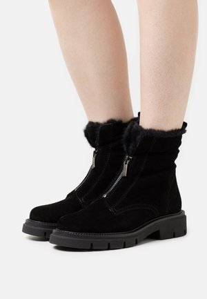 Tamaris Winter boots - black