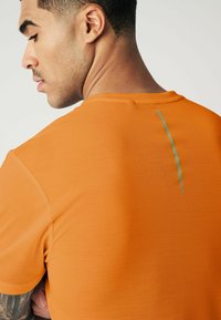 Next ACTIVE - REGULAR FIT - Základné tričko - orange