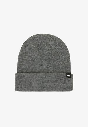 Grau gestrickte Beanie-Mütze mit umgeschlagenem Bund. Hergestellt aus strukturiertem Material, mit einem kleinen schwarzen Logo-Tag an der Seite.