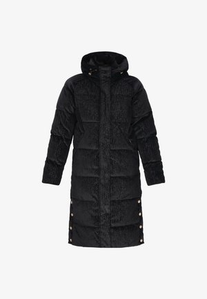 Piumino lungo nero con finitura testurizzata, cappuccio regolabile e bottoni a pressione tono oro lungo il lato per un dettaglio aggiuntivo.