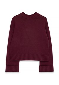 Burgundska pletena pulover s okroglim izrezom, skrajšano zasnovo in rebrastimi manšeti. Narejen iz mehke tkanine z teksturiranim zaključkom.