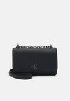 MINIMAL MONOGRAM FLAP - Geantă crossbody - black