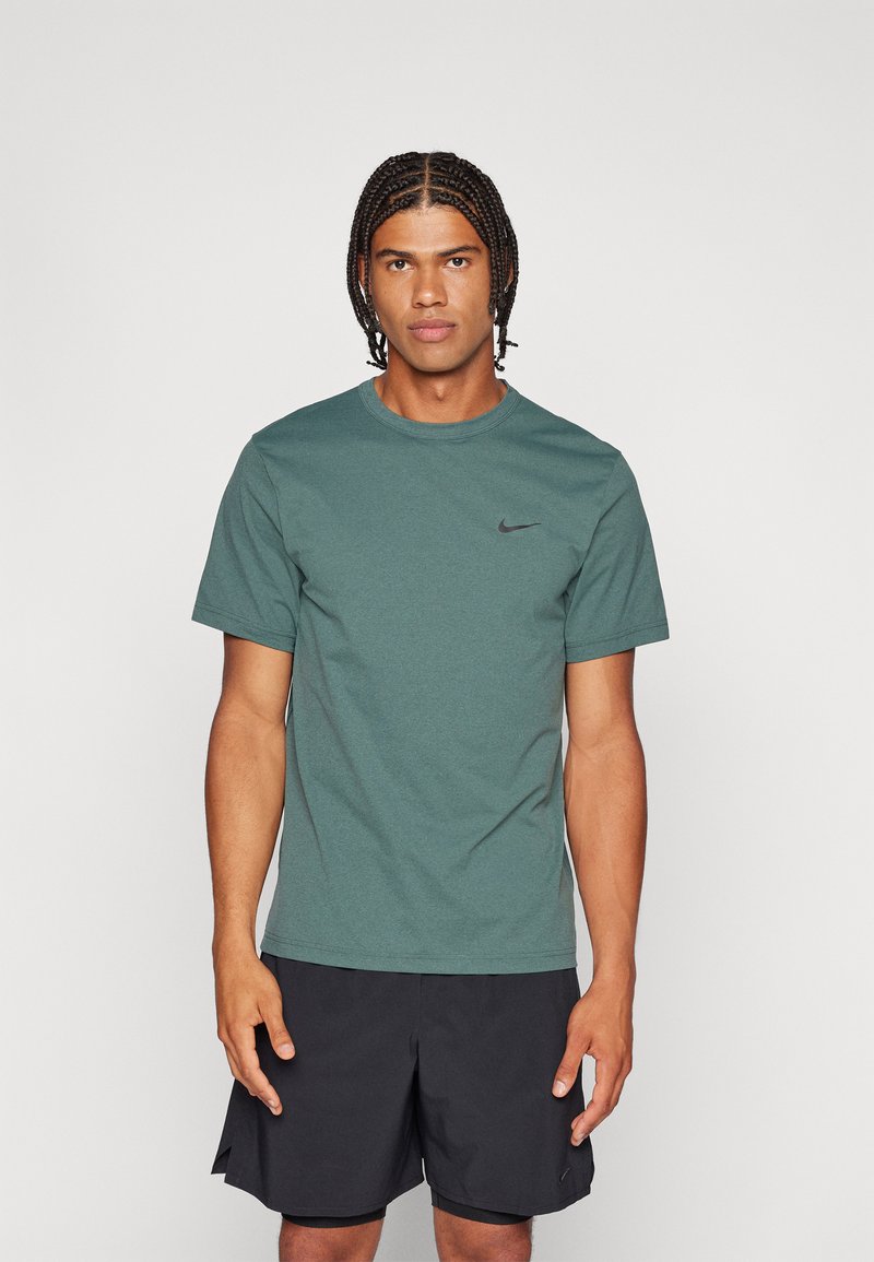 Nike Performance HYVERSE - T-shirt desportiva - vintage green/black