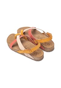 Sandali multicolori con cinturini in suede rosa, bianco e giallo. Sottopiede in sughero, suola piatta e dettagli con cinturino regolabile.