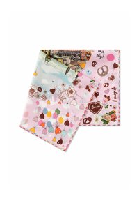 Roze stof met een gemengd ontwerp, met kleurrijke ballonnen, harten, bloemen en een stadsgezicht. Omrand met een bloemenborder.