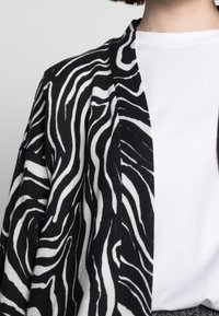 Vero Moda Kofta - off-white