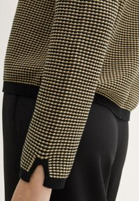 TOM TAILOR PULLOVER MIT STRUKTUR - Strickpullover - black beige bubble knit design
