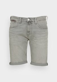 Pantalones cortos de mezclilla gris con dobladillo enrollado, cinco bolsillos y cierre de botón metálico. Desgaste sutil y diseño de corte clásico.