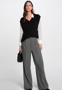 Morgan SLEEVELESS - Trui - noir