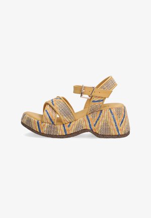 Geweven wedge sandalen met gele verstelbare banden, met een multicolor zigzagpatroon op de gestructureerde zool en een lichtgewicht ontwerp.