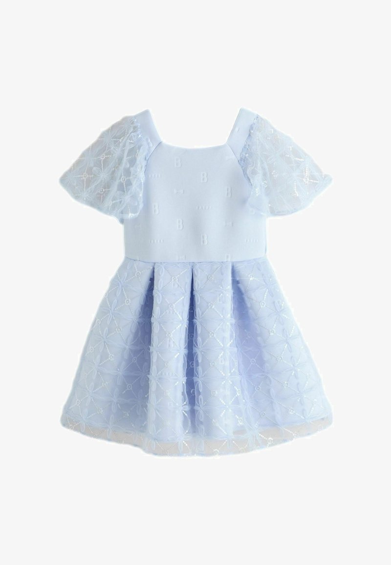 Vestido azul claro para niña pequeña con mangas cortas abullonadas de encaje, escote cuadrado y falda con bordado de flores.