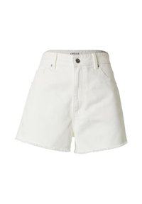 Witte denim shorts met een hoge taille, voorzien van een rafelige zoom, zijzakken en een knoopsluiting. Eenvoudig ontwerp, zonder patronen of versieringen.