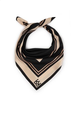 Musta- ja beige-värinen silkkihuivi, jossa on geometrinen raidallinen kuvio, solmittuna löysään solmuun.