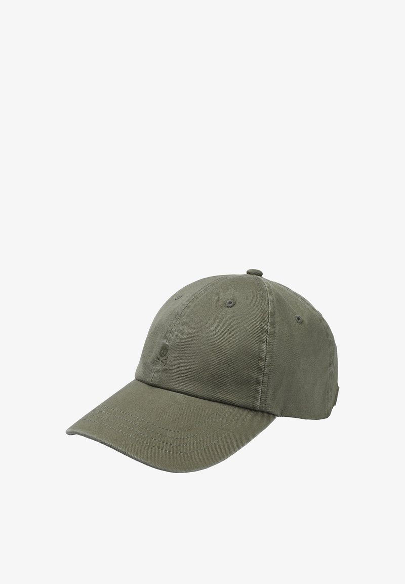 Gorra de algodón color verde oliva con una visera curvada, seis paneles y detalle de logo bordado en el frente. Tela texturizada con acentos de costura.
