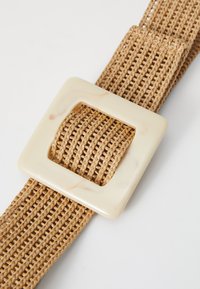 Thumbnail Image 3