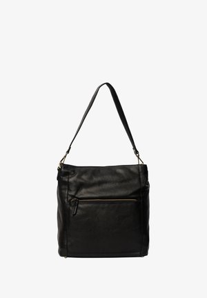 Fekete bőr válltáska egyetlen pánttal, cipzáros elülső zsebbel, puha textúrával és minimalista dizájnnal. Közepes méretű.