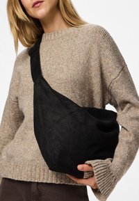 Pieces PCAMANDA - Pojasna torbica - black