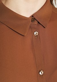 VILA Chemisier - brown