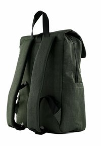 Sac à dos en tissu vert avec des bretelles réglables, fermeture éclair et poche latérale. Comprend une poignée supérieure robuste et un matériau texturé.