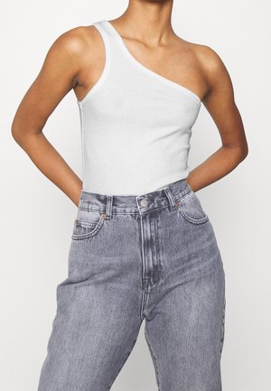Top - white