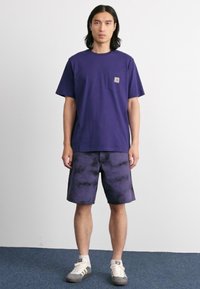 Carhartt WIP POCKET - Basic póló - aura