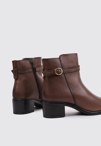 Sandra Fontán JONAK - Bottines de cowboy / motard - camel