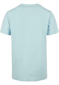 Lichtblauw t-shirt met korte mouwen, gemaakt van zachte katoen, met een klassieke ronde hals en een effen achterkant, zonder zichtbare ontwerpen of patronen.