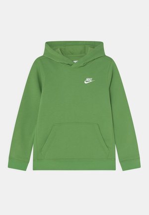 Sudadera con capucha verde de Nike con bolsillo canguro frontal y logo blanco de Nike en el pecho izquierdo, mangas largas y capucha ajustada.