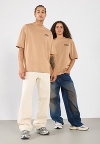 Thumbnail Image 2