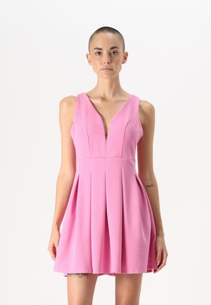 WAL G PETITE ELOISE - Cocktailkleid/festliches Kleid - hot pink
