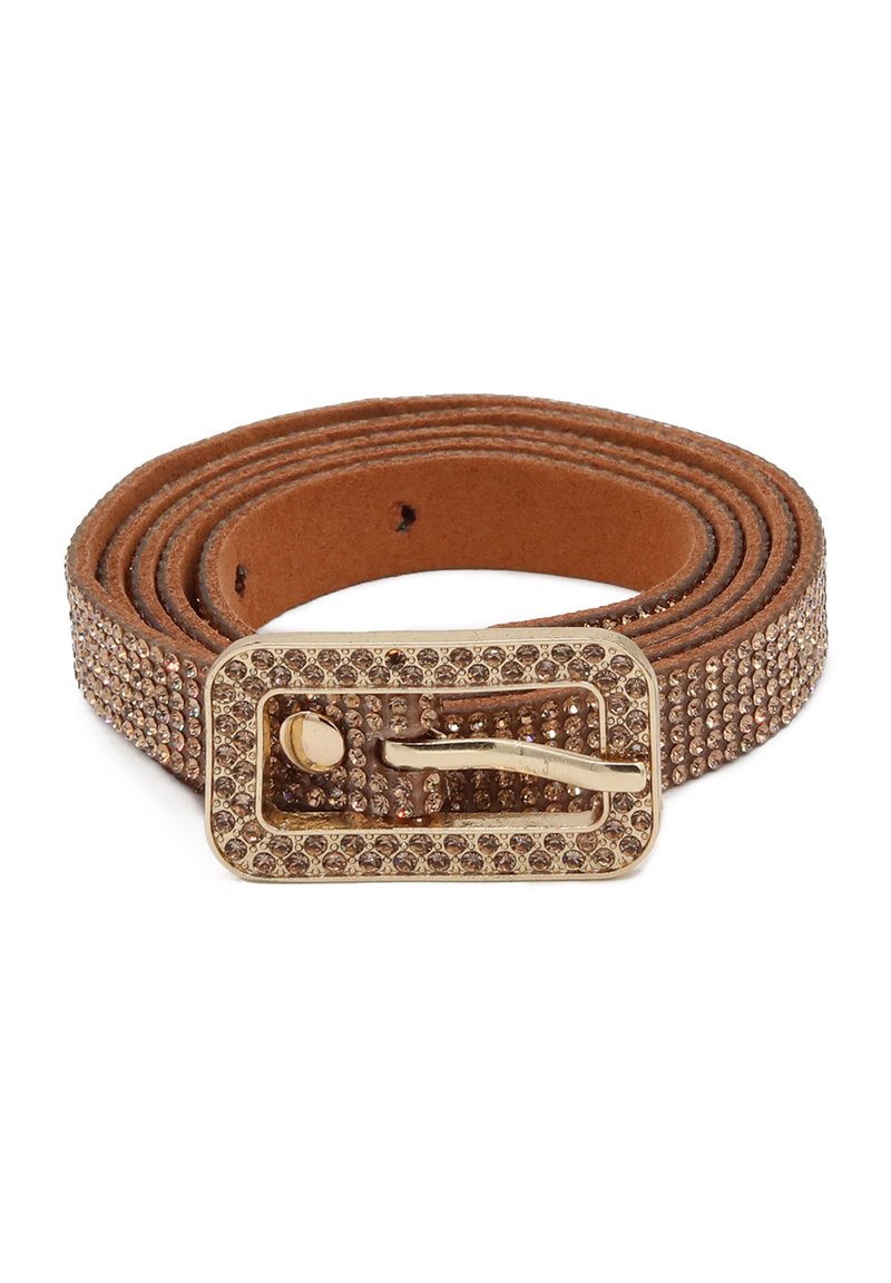 Cintura in pelle marrone decorata con strass marrone chiaro lungo tutta la lunghezza, dotata di una fibbia rettangolare dorata con perno.