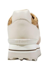 Sneaker bianco e beige vista dal retro, con una suola texturizzata e "1A CLASSE" impresso sul bordo in gomma del tallone.