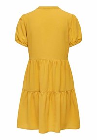 Robe jaune avec des manches bouffantes courtes, un col et une jupe évasée à fronces. Fabriquée en tissu texturé pour une profondeur ajoutée.