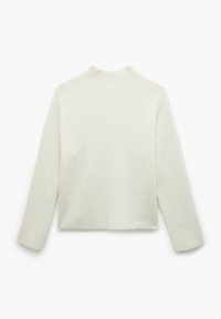 Witte gebreide trui met een hoge hals, verlaagde schouders en lange mouwen. Textuurstof en rechte zoomdetail aan de achterkant.