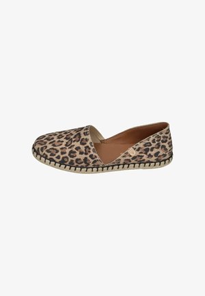 Slip-On-Espadrille mit leopardgemustertem Stoff, beiger geflochtener Sohle und hellbraunem Innenfutter.