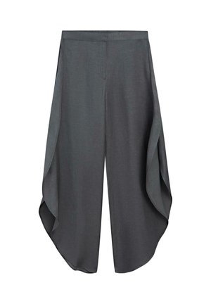 Donkergrijze wijde broek met gedrapeerde overlappende panelen aan de zijkanten en een elastische tailleband, afgebeeld op een witte achtergrond.