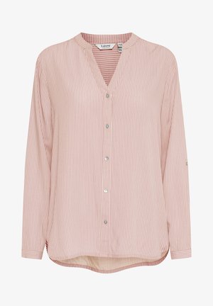 Svetlo roza bluzica z dolgimi rokavi z belimi navpičnimi črtami, mandarin ovratnikom in sprednjim zapenjanjem z gumbi v srebrni barvi ter ukrivljenim robom.