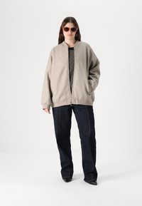 ONLY Carmakoma CARNANCY LIFE - Bomber Jacket - simply taupe