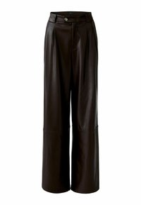 Dunkelbraune, weit geschnittene Hosen aus Kunstleder mit hoher Taille, Knopfverschluss und vorderen Falten auf einem weißen Hintergrund.