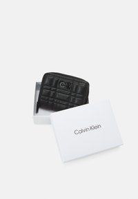 Calvin Klein RE LOCK QUILT  - Piniginė - ck black