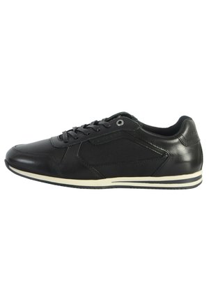 Sneaker nera in pelle con pannelli in rete, punta arrotondata, lacci piatti e accenti in suola bianca. Presenta una finitura liscia e un design a low-top.
