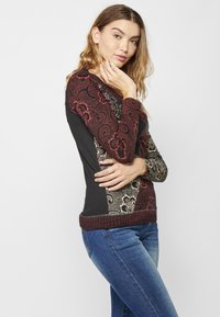 Koroshi MANGA LARGA - Pitkähihainen paita - rojo