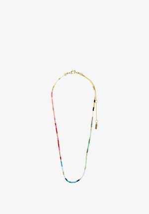 Kolorowy naszyjnik z koralików z małymi, prostokątnymi koralikami w odcieniach czerwieni, różu, zieleni, niebieskiego i kremu z złotymi akcentami i zapięciem.