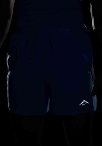 TRAIL - Pantaloncini sportivi - university blue thunder blue barely volt black