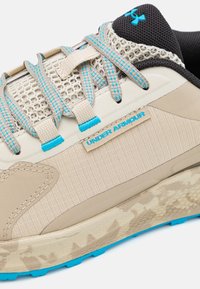 Under Armour BANDIT TRAIL 3 - Scarpe da trail running - sandstorm/taupe dusk/capri