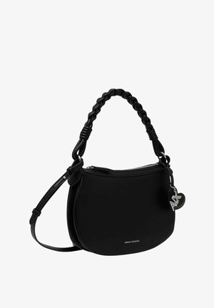 Bolso de cuero negro para hombro con asa trenzada, correa ajustable, cierre de cremallera y colgante con el logotipo y texto de Armani Exchange en la parte delantera.