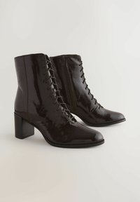 Členkové šnurovacie čižmy - chocolate brown leather